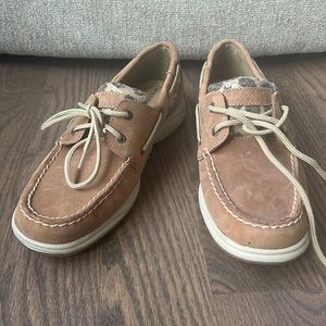 Brown with leopard print